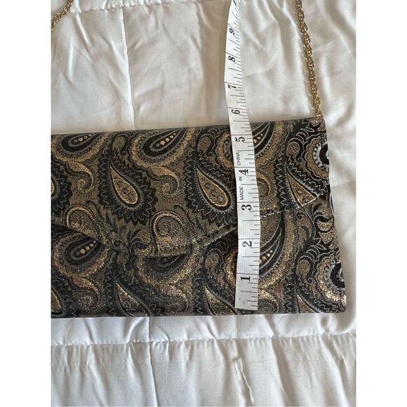 Paisley clutch with snap closure and chain strap - Picture 7 of 7
